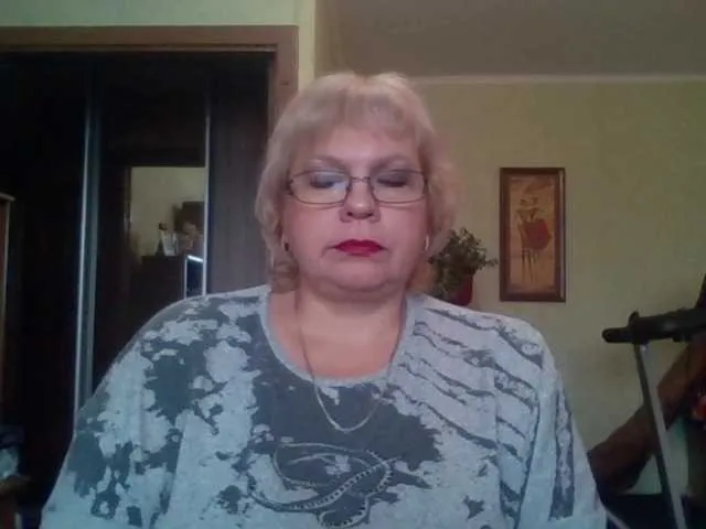 Live sex webcam photo for LOLA88888 #269678595