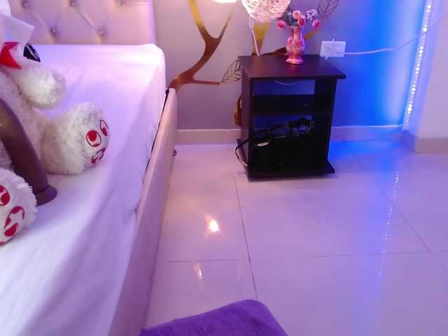 Live sex webcam photo for sweetfer #269664388