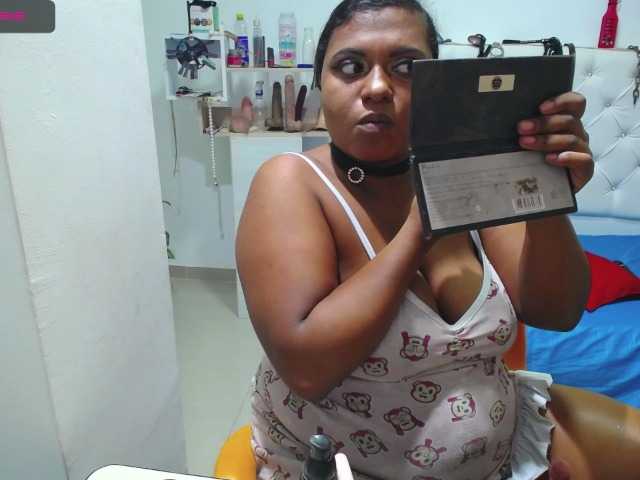 Live sex webcam photo for dirty-lady2 #269679698