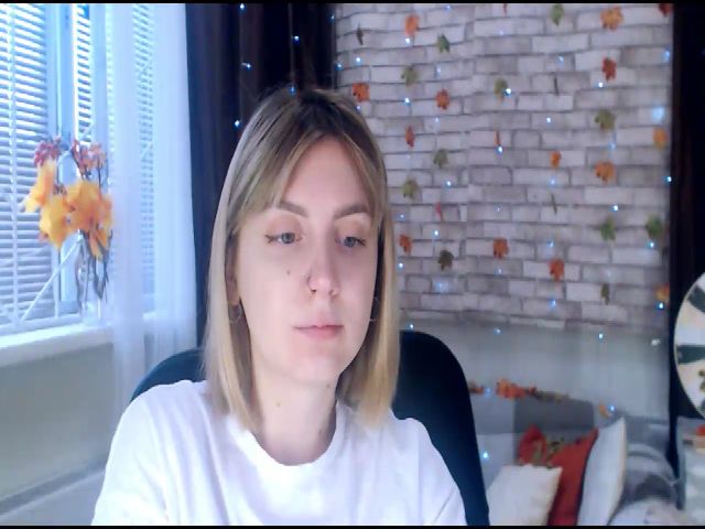 Live sex webcam photo for CumMeaRiver #269665899