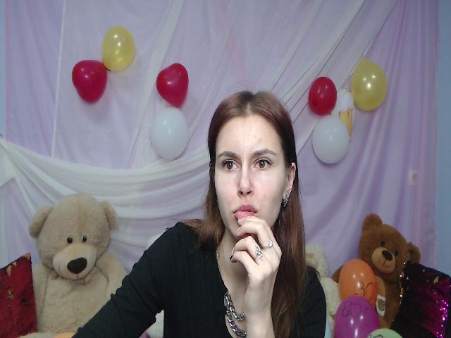 Live sex webcam photo for MollyTravis #269680342