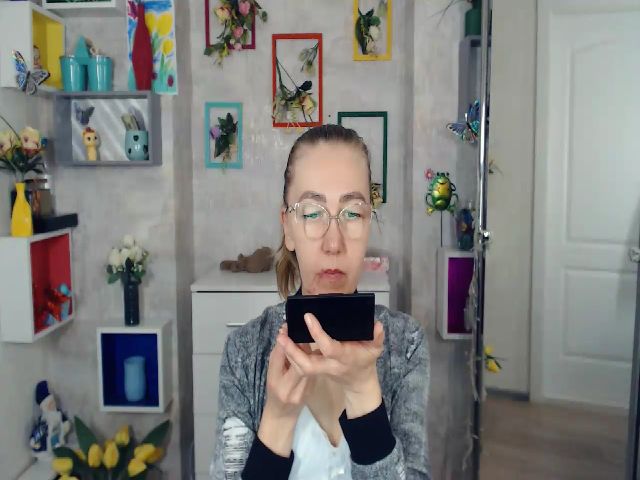 Live sex webcam photo for Greybunny #269670529