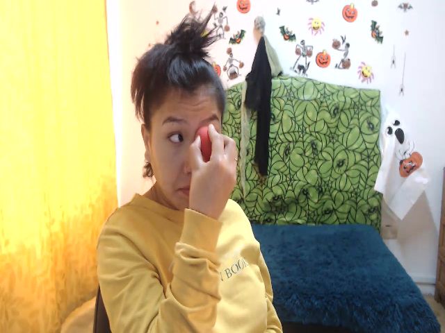 Live sex webcam photo for Emmaafox #269674215