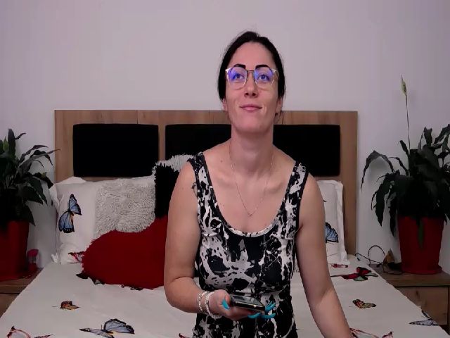 Live sex webcam photo for CharmingElise #269680068