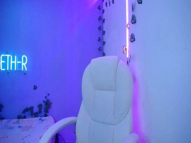 Live sex webcam photo for Soffy_phil #269666579