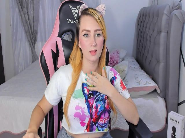 Live sex webcam photo for Candace18x #269681156