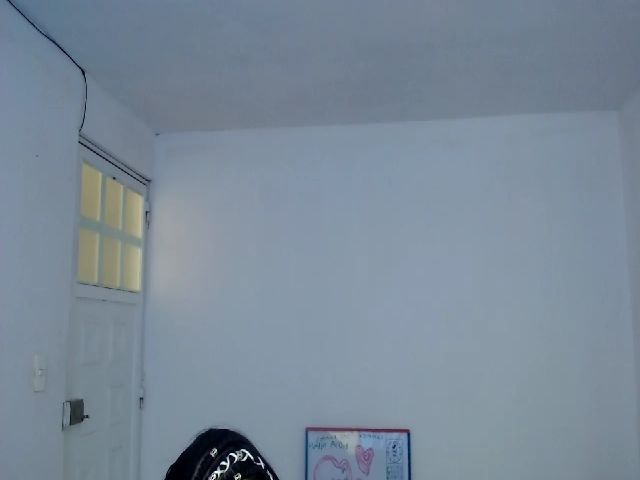 Live sex webcam photo for Hot_skinny_ #269676029