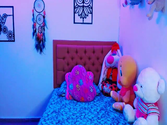 Live sex webcam photo for Julieta_art #269663109