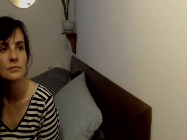 Live sex webcam photo for isabellazee2 #269663130