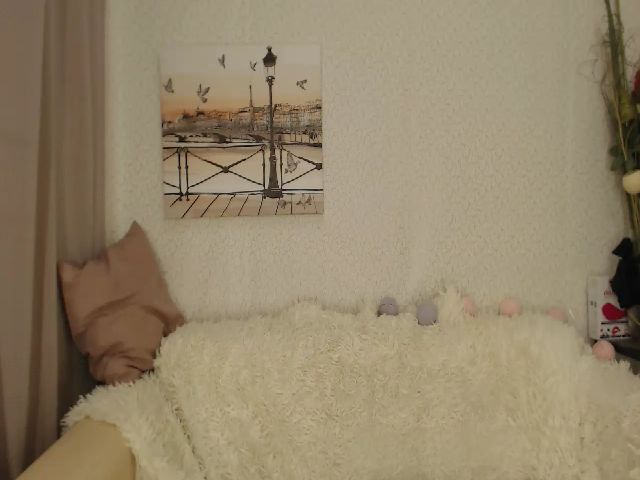 Live sex webcam photo for MsSweetLipss #269667137