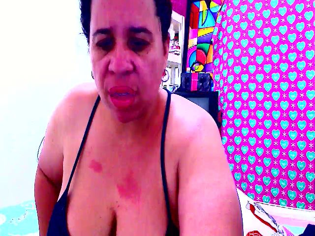 Live sex webcam photo for LatinaBigAss4 #269681169