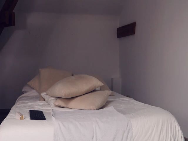 Live sex webcam photo for Miiiawallace #269671533