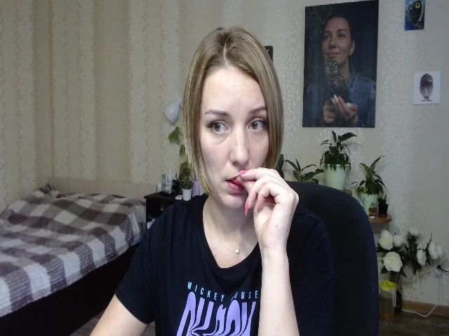 Live sex webcam photo for Emi_lywild #269675155