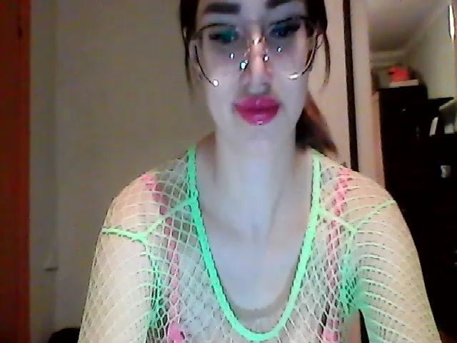 Live sex webcam photo for EmiliyaFoxy #269677049