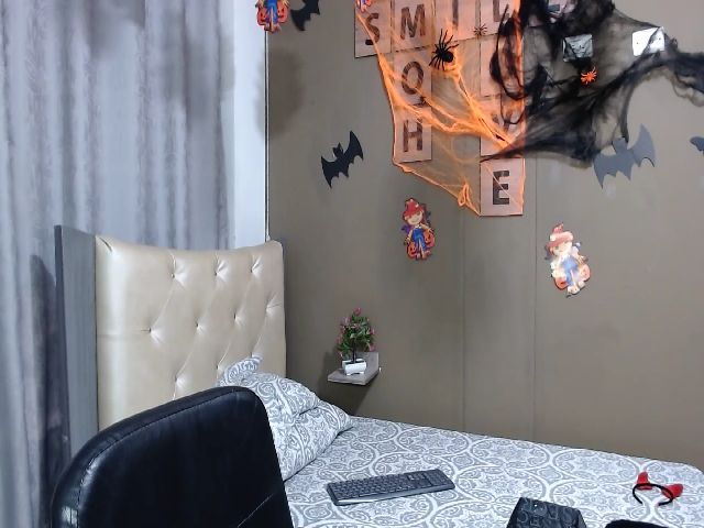 Live sex webcam photo for ScarletDsire #269672635