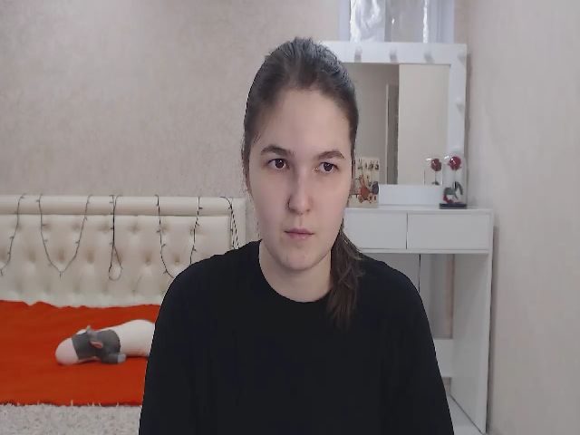 Live sex webcam photo for LiliBrendon #269677543