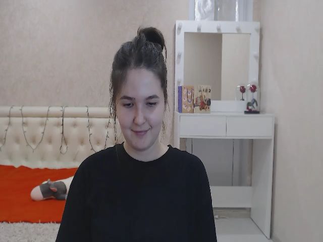 Live sex webcam photo for LiliBrendon #269683102