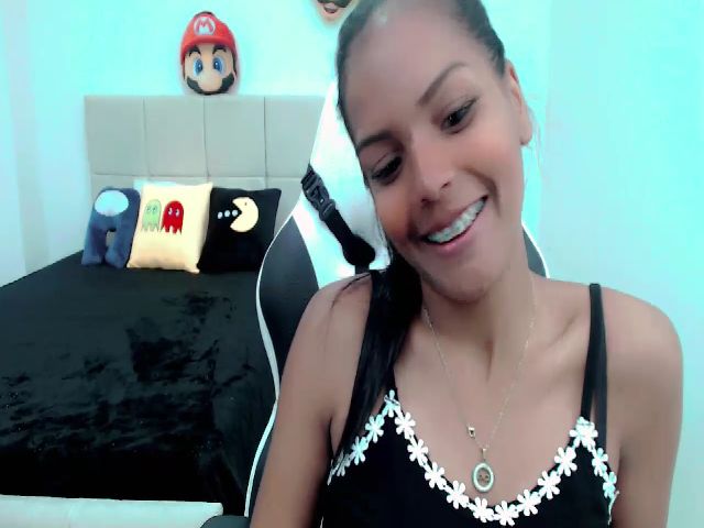 Live sex webcam photo for IvannaSofia20 #269672517