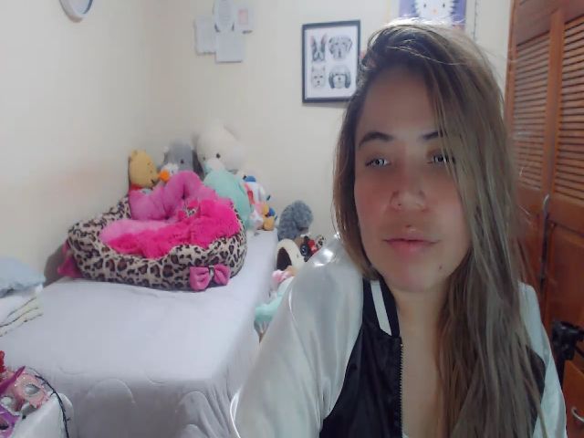 Live sex webcam photo for Meganhill_ #269680157