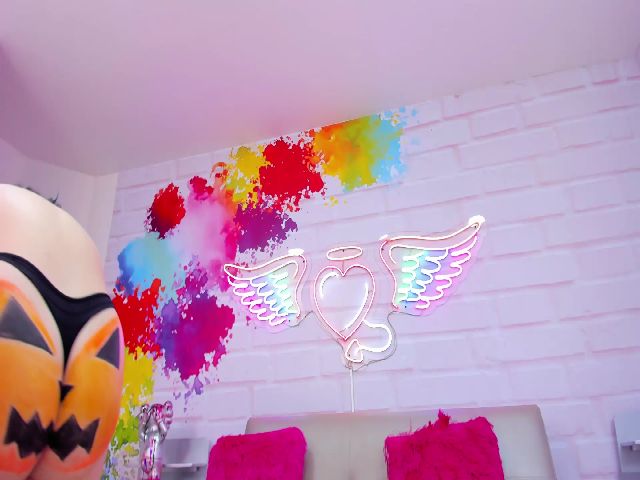 Live sex webcam photo for CurvyBlue #269681285