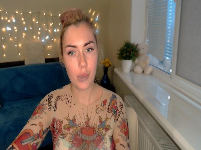 Live sex webcam photo for TrishKlein #269669380