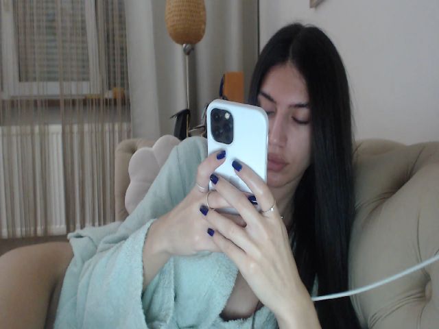 Live sex webcam photo for SashaLopez #269681657