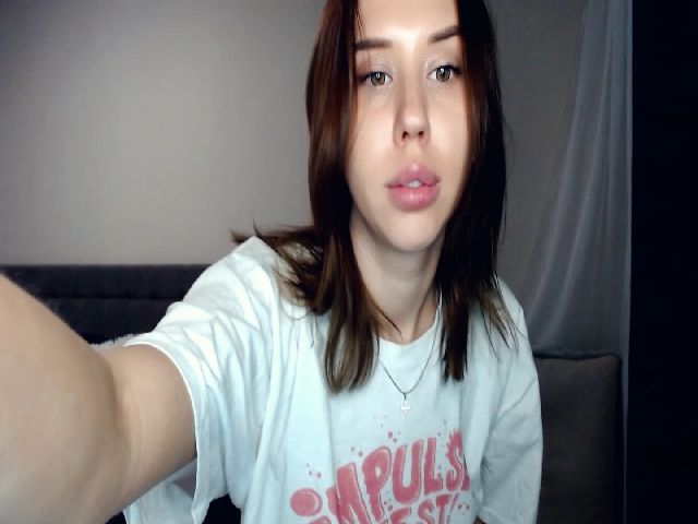 Live sex webcam photo for MiniDivaa #269666875