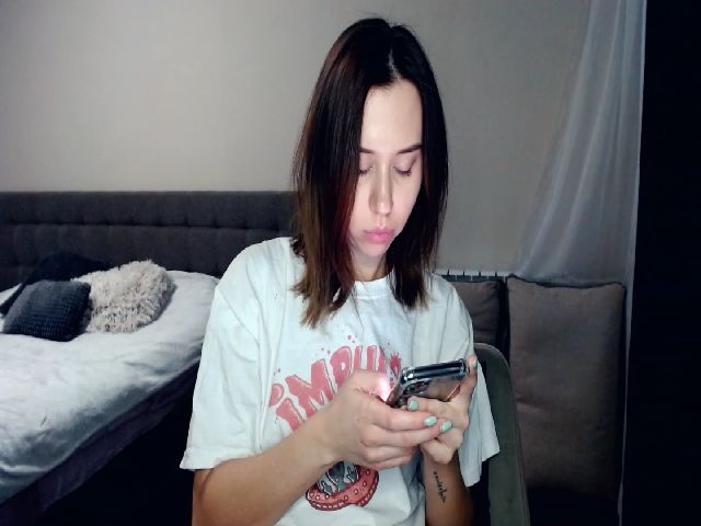 Live sex webcam photo for MiniDivaa #269667149