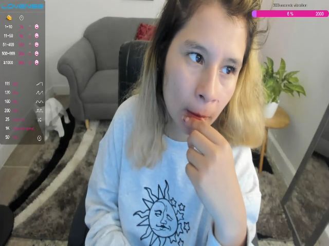 Live sex webcam photo for Wanda_3 #269675157