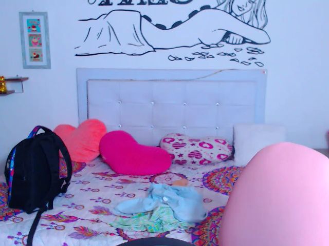 Live sex webcam photo for violeta09 #269682844