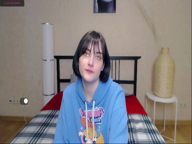 Live sex webcam photo for Elise_sweet #269665579