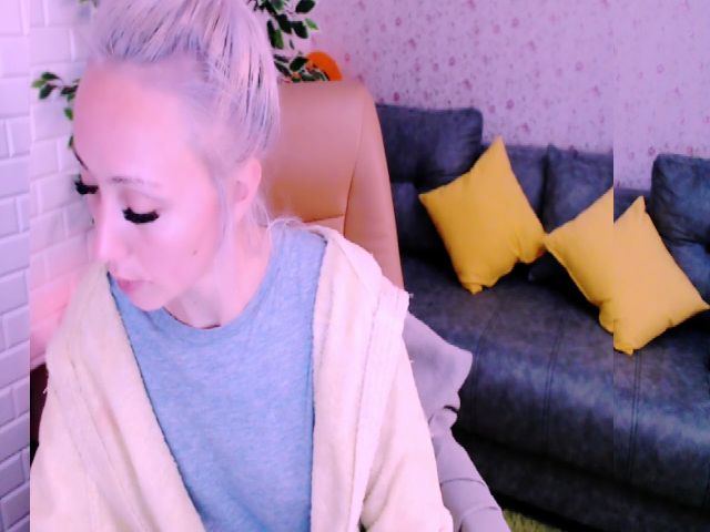 Live sex webcam photo for Blondedirty94 #269670964