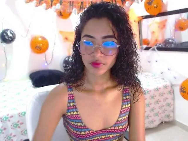 Live sex webcam photo for Anniemiss #269679314