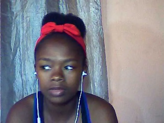 Live sex webcam photo for Errah #269679451