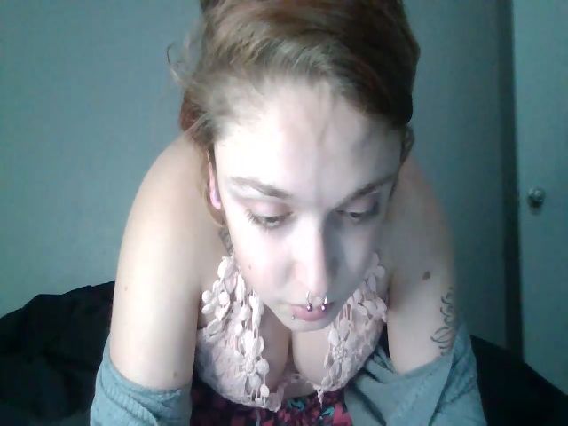 Live sex webcam photo for LilRedSugar #269665220