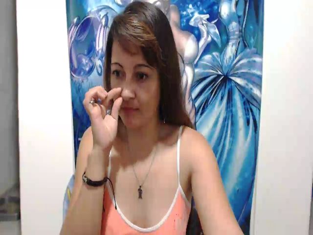 Live sex webcam photo for AnieHorny #269675549