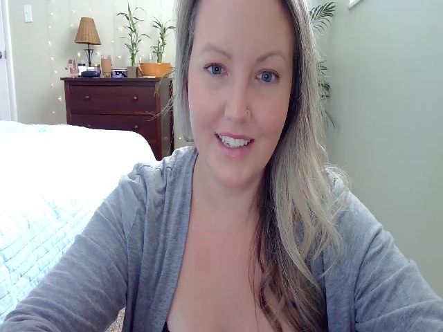 Live sex webcam photo for SexiiSecret #269674438