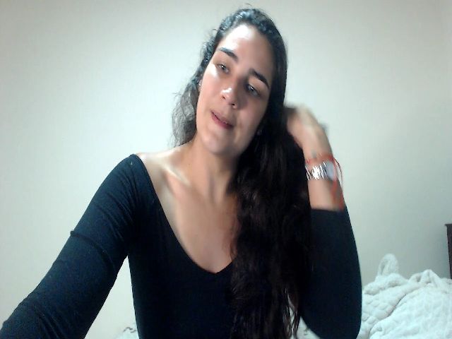 Live sex webcam photo for Sweetsmile28 #269683008