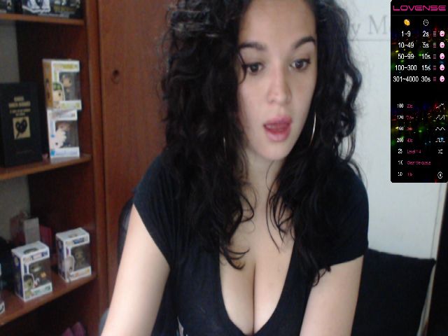 Live sex webcam photo for AmyMoore_1 #269674781