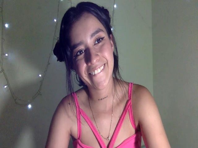 Live sex webcam photo for tinquerbell69 #269682012