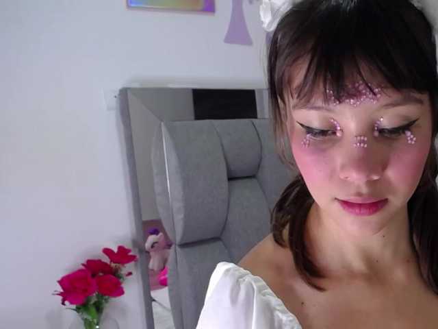 Live sex webcam photo for Maddielopez #269664012