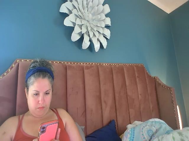 Live sex webcam photo for Laural55 #269682481
