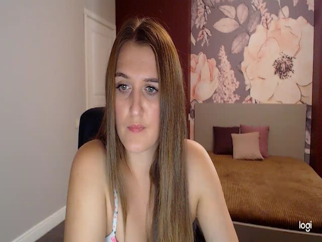 Live sex webcam photo for Gins_Rivera #269674362