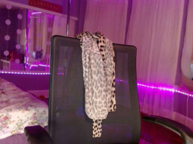 Live sex webcam photo for Iluvishmet #269673376