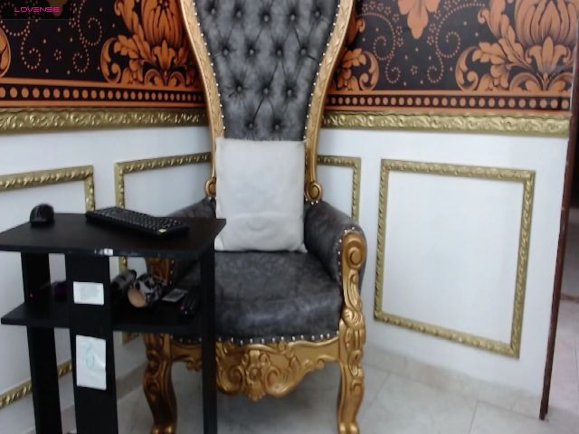 Live sex webcam photo for LEYAA_MATTURE #269680784