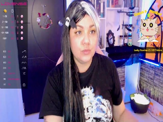 Live sex webcam photo for Clairebays_ #269667102