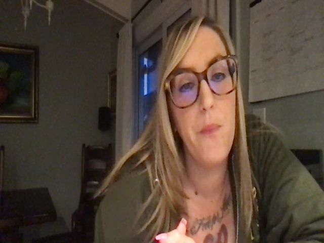 Live sex webcam photo for Lolamaddison #269682821