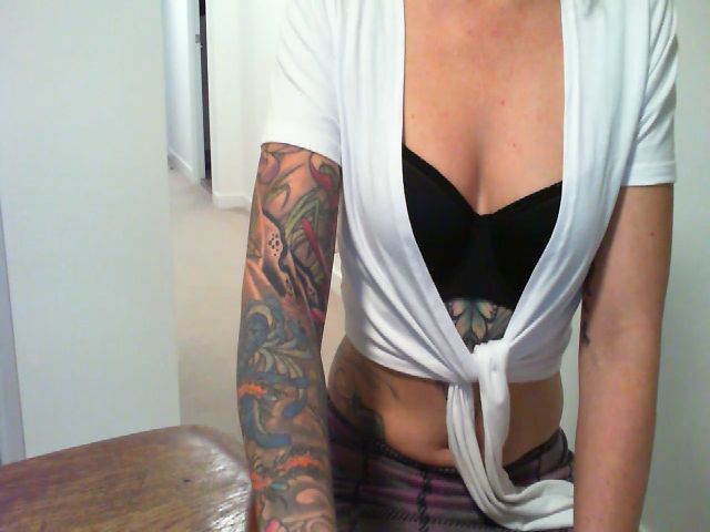 Live sex webcam photo for Lena234 #269671670