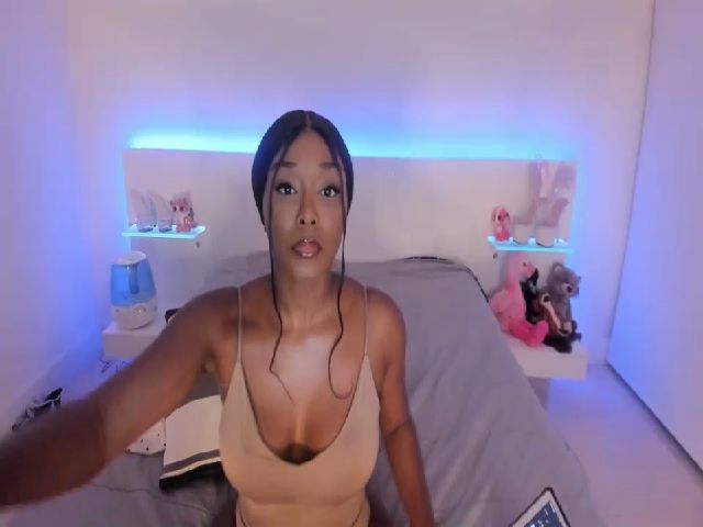 Live sex webcam photo for Yasmeen_xo #269683075