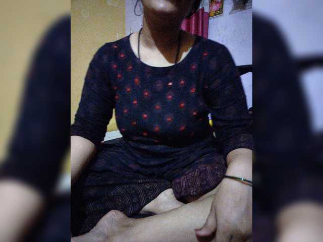 Live sex webcam photo for Mona5050 #269668370